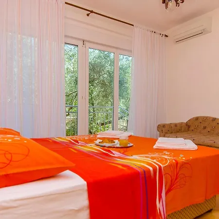 Apartament Maslina *