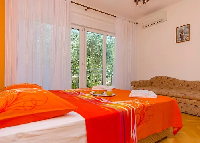 Apartament Maslina *