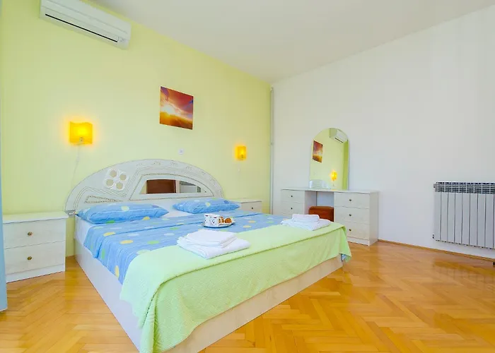 Maslina Apartament *