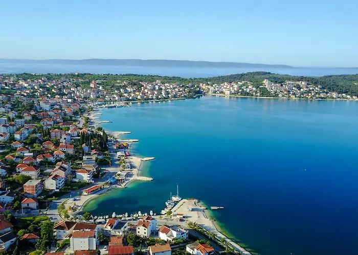 Maslina Τρογκίρ