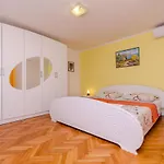 Апартаменти Maslina