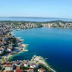 Maslina Трогір